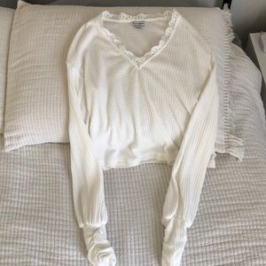 Boho lace trim long sleeve crop top. Size XS